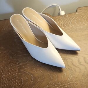 Stuart Weitzman Cream Pointed-Toe Mules